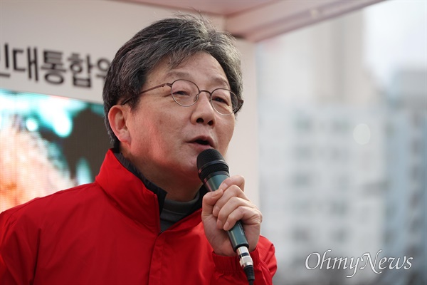 국민의힘 유승민 전 의원이 3월 29일 오후 서울 성북구 길음역 부근에서 성북갑 이종철 후보 지원유세를 하고 있다.