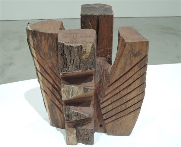 김윤신 I '합이합일 분이분일(2018-1)' 알가로보 나무(Algarrobo wood) 59×51×35cm 2018