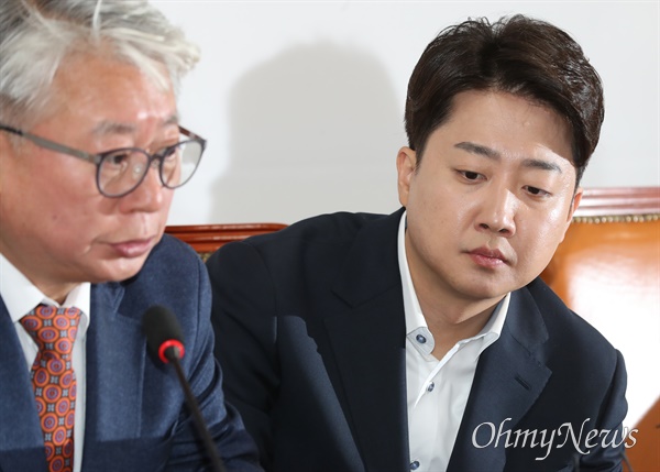 이준석 개혁신당 대표가 22일 오전 서울 여의도 국회에서 열린 최고위원회의에 참석해 있다.