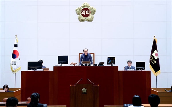 경기 성남시의회는 22일 제292회 임시회 제2차 본회의를 끝으로 6일간 진행한 제292회 성남시의회 임시회 일정을 마무리했다.