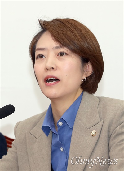 고민정 더불어민주당 최고위원이 4월 24일 서울 여의도 국회에서 열린 최고위원회의에서 발언하고 있다.
