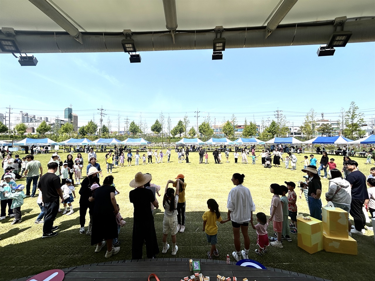 제102회 어린이날을 하루 앞두고 서산에서는 서산지역 시민사회·노조·진보정당 등이 개최한 ‘어린이날 큰잔치가’ 열렸다.