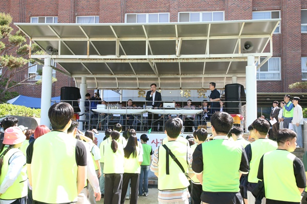 홍남표 창원시장, 4일 창원고 '어린이날 행사' 참석.