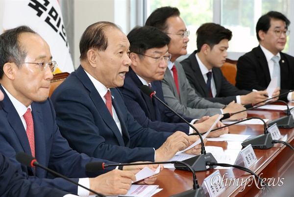  황우여 국민의힘 비상대책위원장이 16일 오전 서울 여의도 국회에서 열린 비상대책위원회의에서 발언하고 있다.
