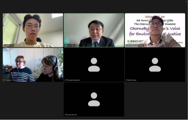 온라인 인터뷰 참가자들. 맨위. 사진 왼쪽부터 김동후 김록호 최예용 올가와 테야나
