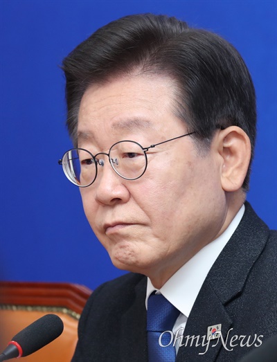 이재명 더불어민주당 대표가 22일 오전 서울 여의도 국회에서 열린 최고위원회의에서 발언하고 있다.