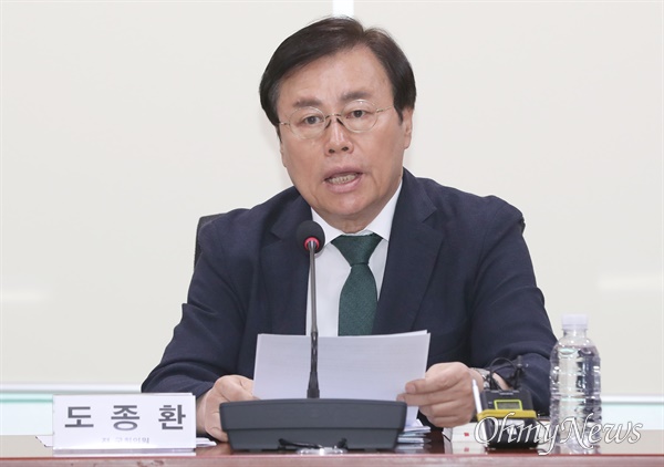  김정숙 여사 인도 방문 관련 당시 대표단장이었던 도종환 전 문화체육관광부 장관이 7일 오전 서울 여의도 국회 의원회관에서 기자간담회를 하고 있다.