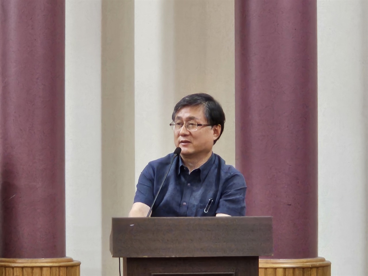인사말을 하는 ‘국회 기후위기 탈탄소경제포럼’ 대표 김성환 의원