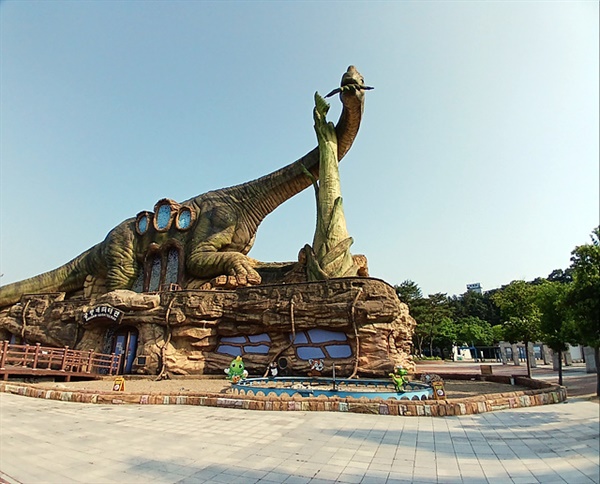 고성 공룡테마공원에 전시된 공룡모습