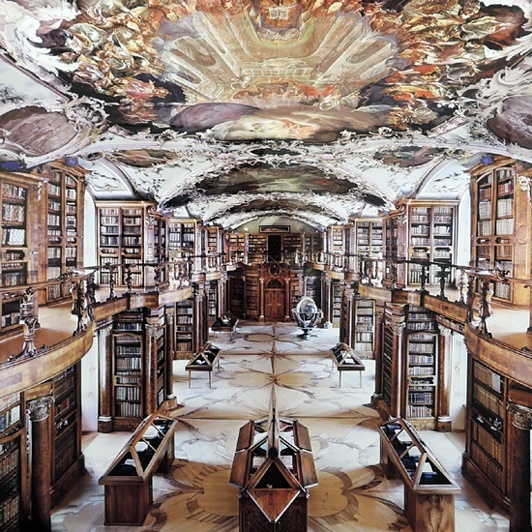  칸디다 회퍼 I 'Stiftsbibliothek St.Gallen III 2021'
Inkjet print Image: 180×160cm Frame: 184×164cm
ⓒ Candida Hofer / VG Bild-Kunst, Bonn 2021