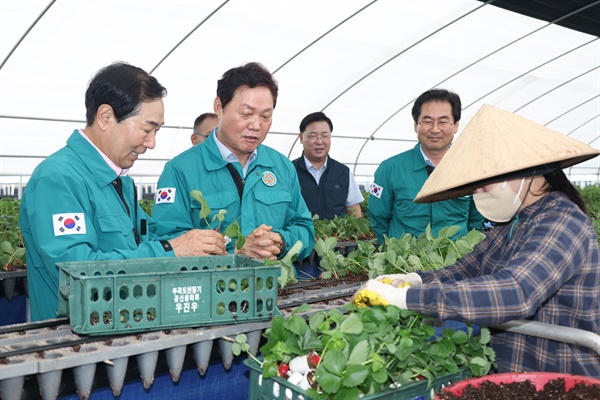  박완수 경남도지사, 23일 창녕 영농현장 및 함안 칠서일반산업단지 현장 방문