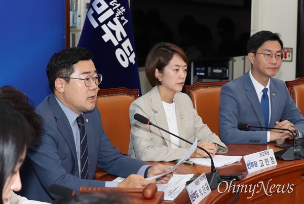  박찬대 더불어민주당 당대표 직무대행 겸 원내대표가 24일 오전 서울 여의도 국회에서 열린 최고위원회의에서 발언하고 있다.