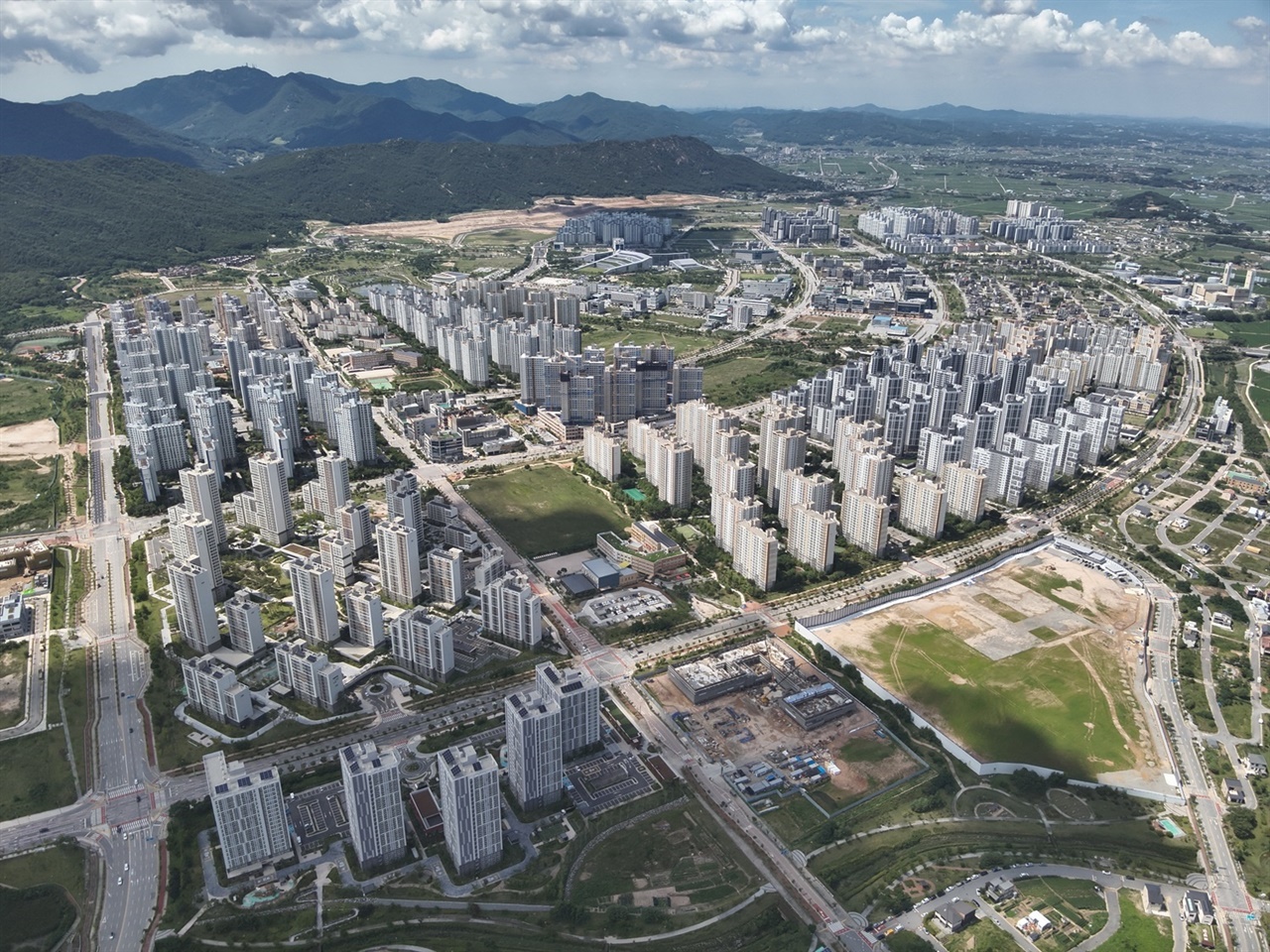  내포신도시 정주 여건 필수 역점시설인 종합병원이 또다시 무산위기에 처했다. 