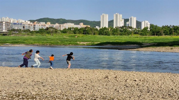  흐르는 금강, 살아있는 금강이 도시의 진짜 경관이다