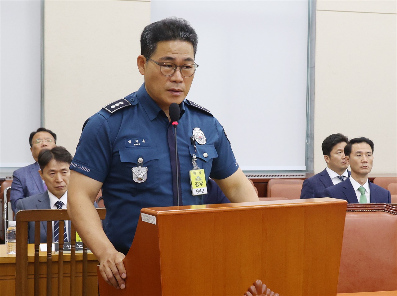  백해룡 전 영등포경찰서 형사과장이 29일 오후 서울 여의도 국회 행정안전위원회 조지호 경찰청장 후보자 인사청문회에 증인으로 출석해 의원 질의에 답변하고 있다.