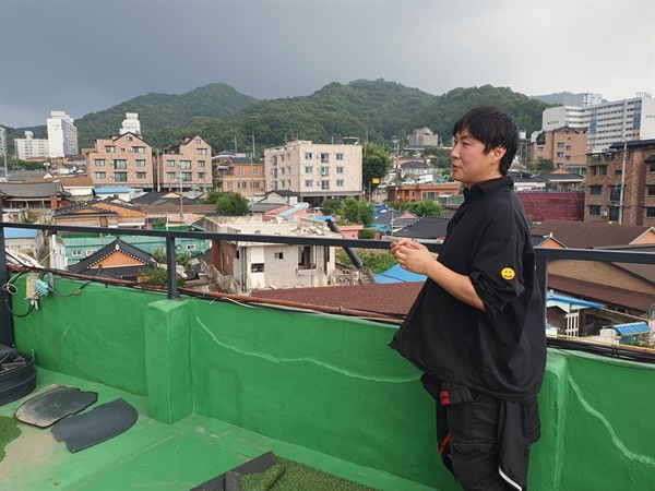 문화통신사협동조합 문화통신사협동조합 관계자가 전주 구도심의 도시재생 등과 관련한 상황을 설명하고 있다.