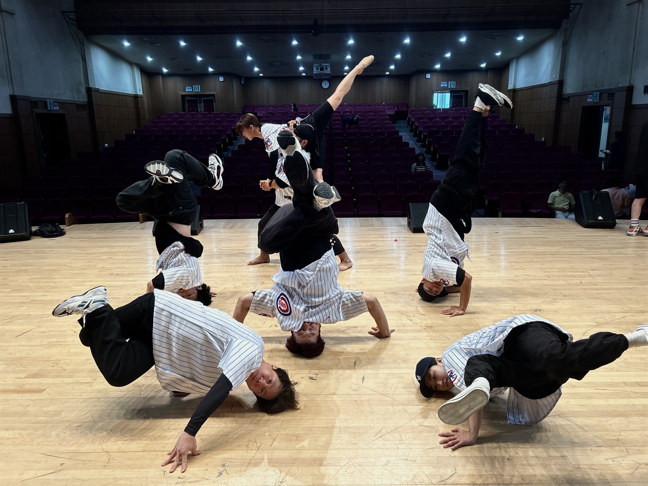  가무악극에 함께한 비보이 그룹 ‘로빈크루’