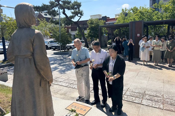  일본군강제성노예피해자 진주평화기림사업회, 14일 진주평화기림상 앞 기림행사.