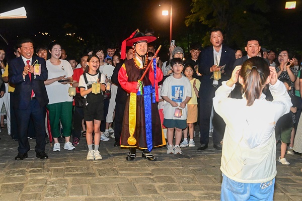  15일 저녁 진주성 중영 특설무대에서 ‘진주문화유산야행’ 개막식