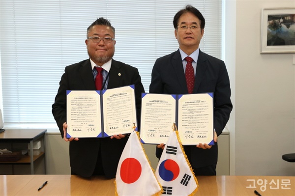  5일 이동환 시장과 일본 베리베스트 법률사무소와의 업무협약 모습. 하지만 실제 업무협약 내용은 기업유치와는 상관없는 고양시 기업의 일본시장 진출 및 법인설립을 위한 법률서비스 협의인 것으로 파악됐다.