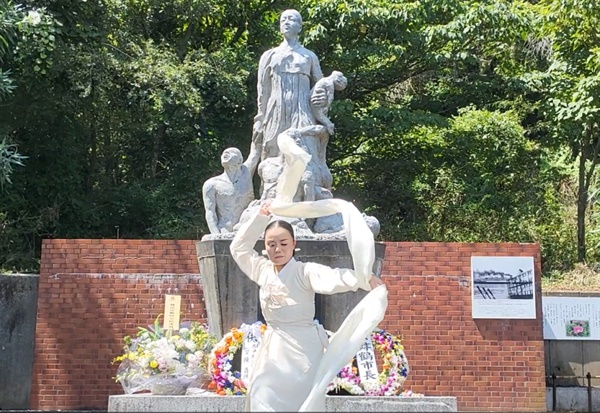 도살풀이춤 이진희( 국가무형문화유산 살풀이춤이수자/ 공연예술학 박사/ 아트코어 굿마을 대표)