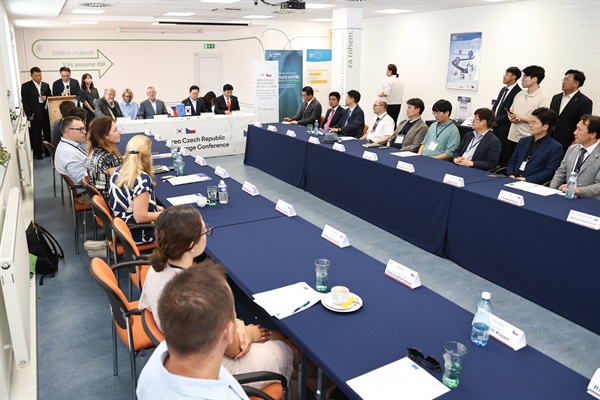  박완수 경남도지사 일행, 29일 체코 남모라비아주 브르노시 브르노 상공회의소 방문.