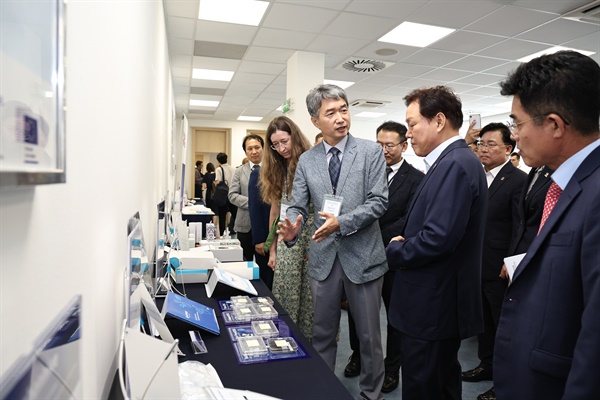  박완수 경남도지사 일행, 29일 체코 남모라비아주 브르노시 브르노 상공회의소 방문.