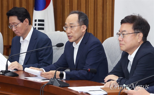  추경호 국민의힘 원내대표가 6일 오전 서울 여의도 국회에서 열린 원내대책회의에서 발언하고 있다.