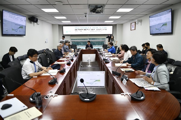  9일 영풍석포제련소 환경노동 문제 해결을 위한 국회토론회가 대한민국 국회에서 처음으로 열렸다.