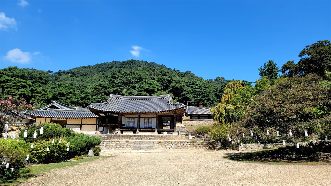 명재고택 충남 논산시 노성면 교촌리 명재 윤증이 살던 가옥