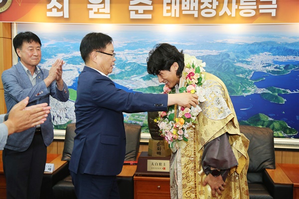  창원시청 씨름단 최원준 선수, 생애 첫 태백급 장사 등극 봉납식