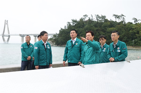  박완수 경남도지사, 21일 집중호우 관련한 긴급 점검회의와 현장확인.