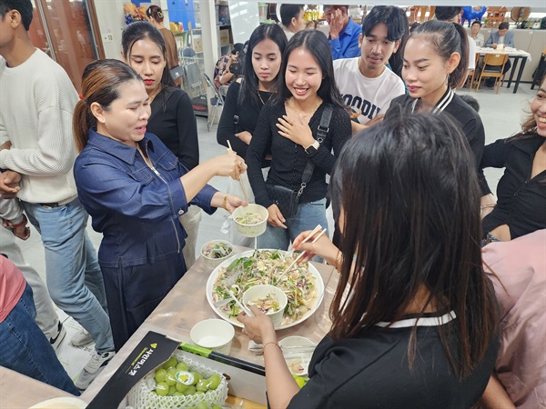  경남캄보디아교민회의 ''자국음식잔치’