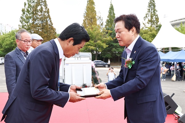  23일 오전 창원스포츠파크 만남의광장에 열린 친환경농업인대회.