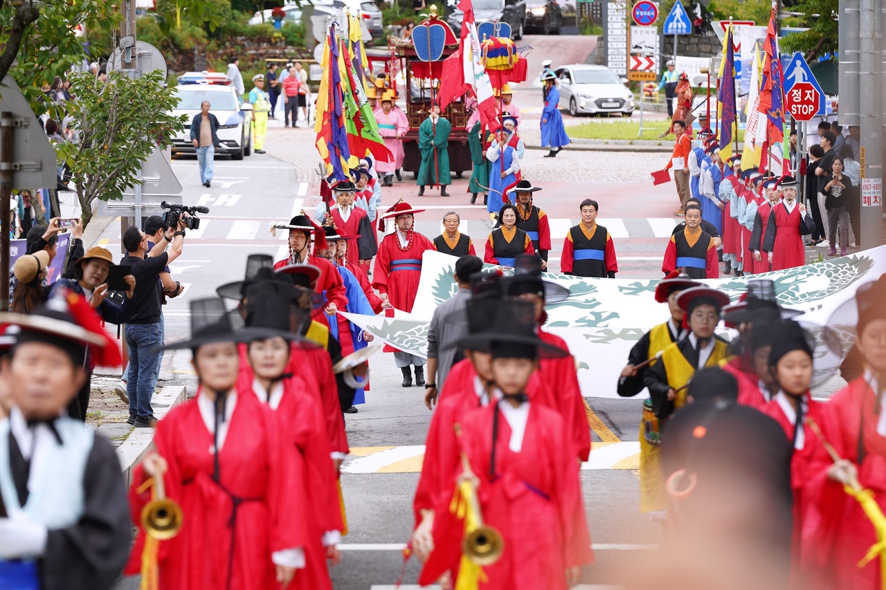  경기 광주시는 올해로 세계유산 UNESCO 등재 10주년을 맞은 남한산성에서 ‘제29회 광주시 남한산성문화제’를 오는 10월 3일부터 6일까지 남한산성도립공원에서 개최한다