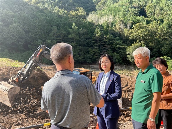  전남 장흥 수해 복구 현장 찾은 진보당 김재연 상임대표. 오른쪽은 박형대 전라남도의원(진보당, 장흥1). 2024. 9. 24