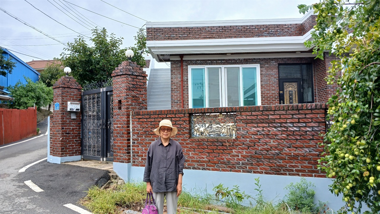 조정숙 생가 터 정진동의 아내 조정숙 생가 터. 사진은 조정숙의 막내여동생 조순형.