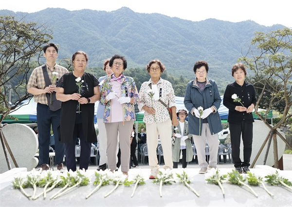  25일 오전 함양군 수동면 도북리 추모공원에서 열린‘제75주기 함양 민간인 희생자 추모식’.