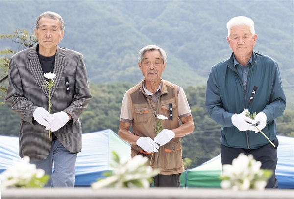  25일 오전 함양군 수동면 도북리 추모공원에서 열린‘제75주기 함양 민간인 희생자 추모식’.