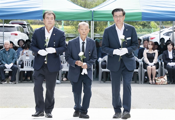  25일 오전 함양군 수동면 도북리 추모공원에서 열린‘제75주기 함양 민간인 희생자 추모식’.