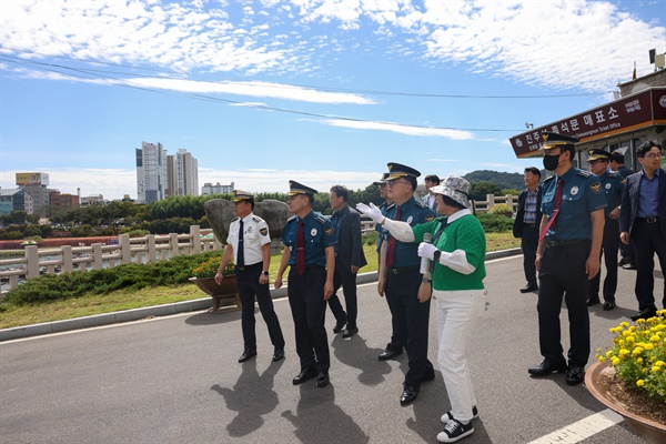  김성희 경남경찰청장, 진주 축제 현장 점검.