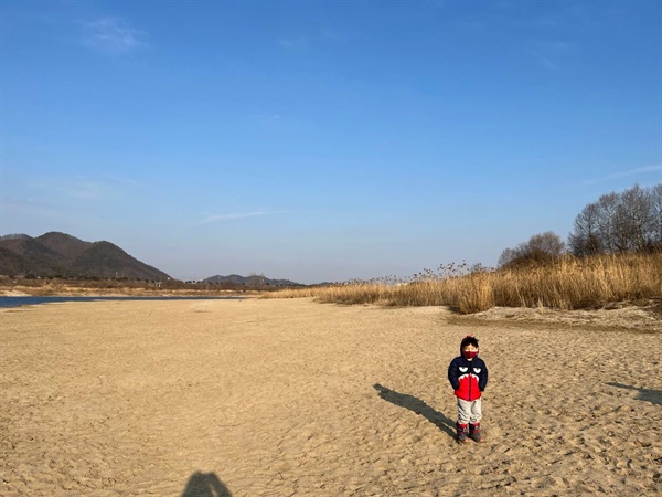  금빛모래가 가득한 공주 고마나루, 지금은 모두 물에 잠겨있다.