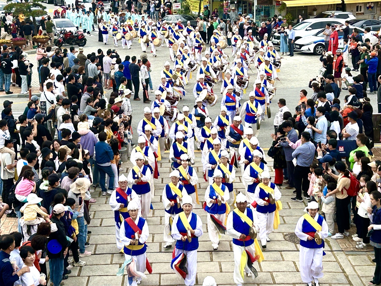  병마절도사 부임 행렬 재현은 해미읍성보존회가 주관하고 뜬쇠예술단이 운영을 맡아 해미면민,？공군 제20전투비행단,？지역 예술단체 등 총？200여 명이 참여했다. 