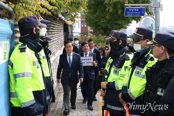 김건희 동행명령장 막은 경찰, "체포하라" 112에 신고한 민주당