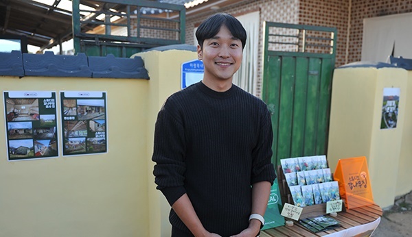  15년 동안 서울살이를 마치고 고향으로 귀촌한 박상준 문화예술투어 회사 ‘고로컬’ 대표.