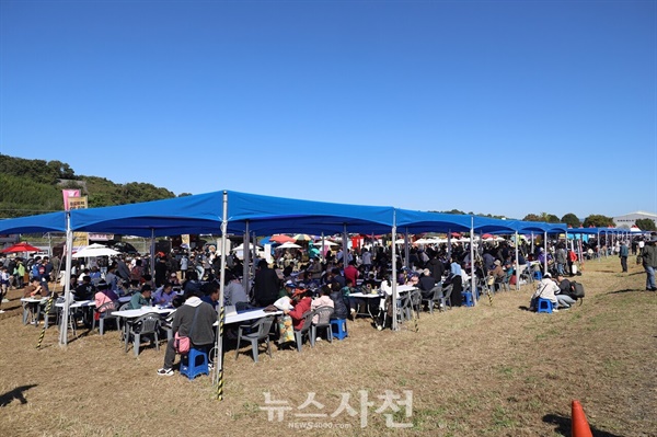  우주항공도시 사천을 대표하는 가을 축제인 2024 사천에어쇼가 10월 24일 사천비행장 일원에서 힘찬 비상을 알렸다. 