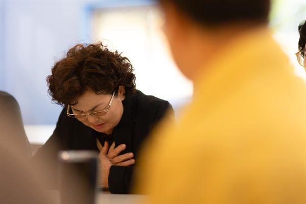  23일 김동연 경기도지사를 만난 파주 대성동 마을 주민들이 반북.탈북인 단체의 대북전단 살포에 맞선 북한의 대남 확성기 소음방송으로 겪고 있는 고통을 호소하고 았다.