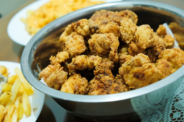  A bowl of fried chicken pops