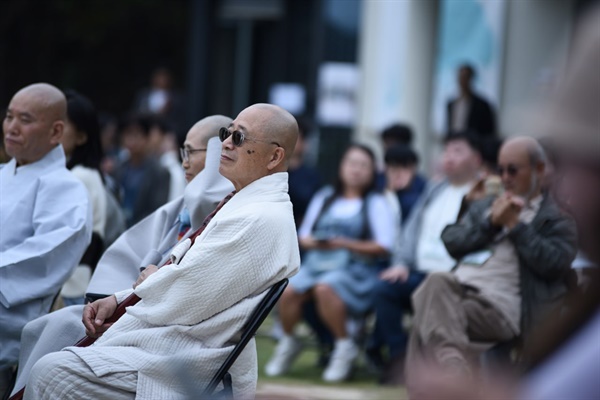  삼보일배오체투지환경상 시상식에 참가한 수경 스님 