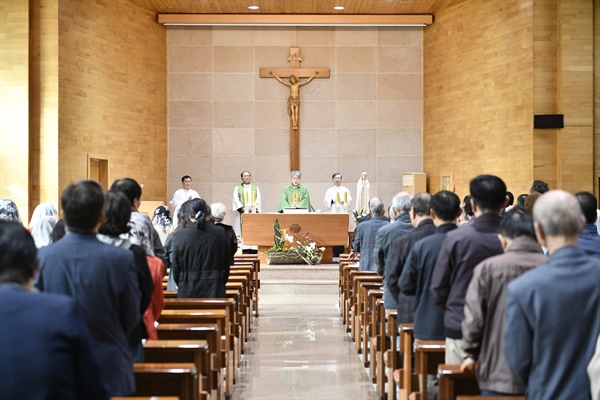  대구 수성구 고산성당에서 열리고 있는 팔현습지 생명평화미사